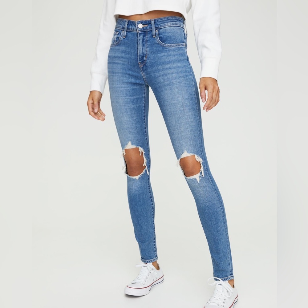 Levis 721 High Rise Ripped Jeans